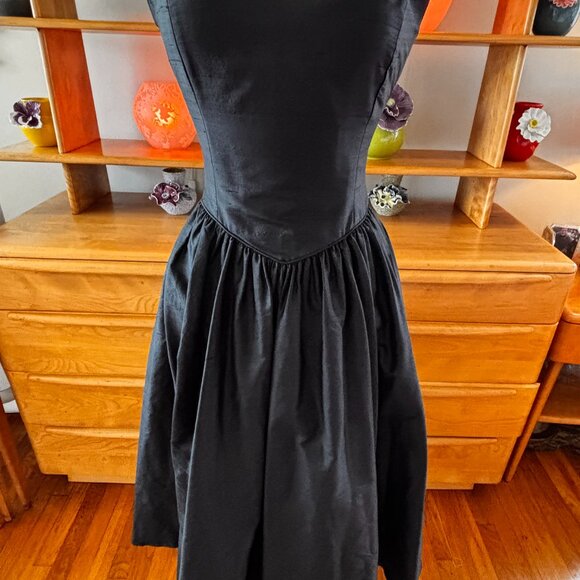 Vintage 80s/90s Laura Ashley Size 4 Dress Black 100% Silk Made in Great Britain - Picture 1 of 7